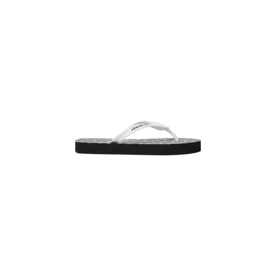 Armani Exchange Tongs en caoutchouc blanc pour femmes – Image 5