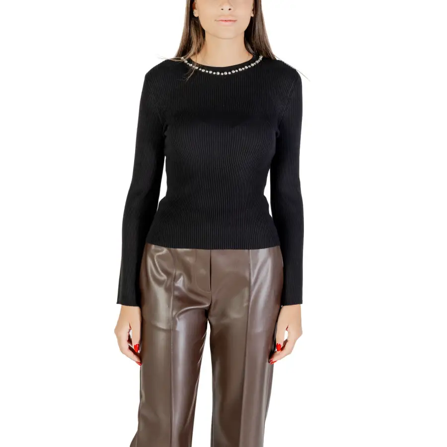 Black Long Round Neck Women Knit Sweater with Rhinestones (Pull noir à col rond pour femmes avec strass) – Image 2