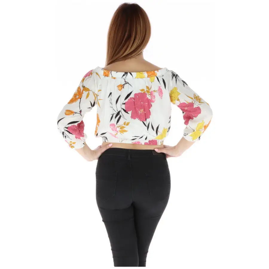 Débardeur fleuri à épaules découvertes – Image 4