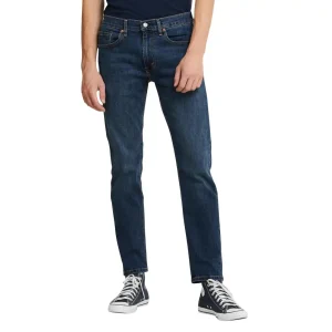 Collection automne-hiver de jeans bleus Levi's pour hommes