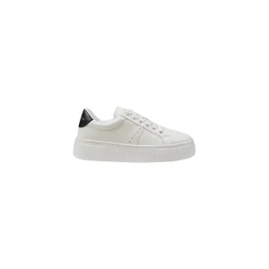 Baskets en cuir blanc avec talon noir