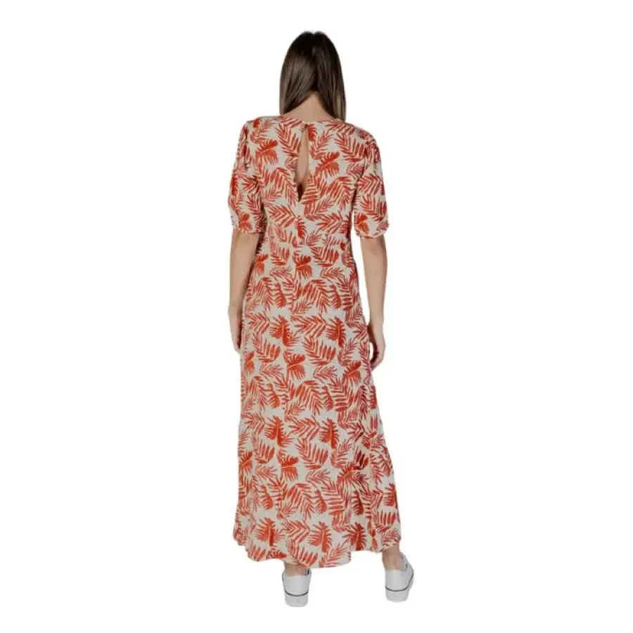 B.young Floral V-Neck Dress in Brown 100% Viscose – Image 3